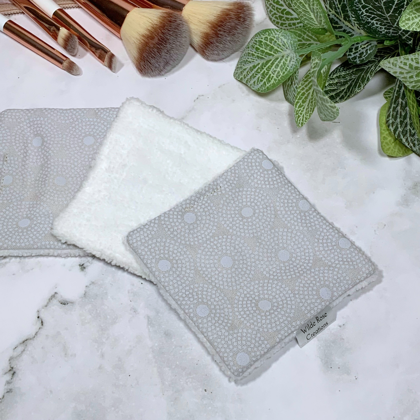 Grey Dots Makeup Wipes 3pk