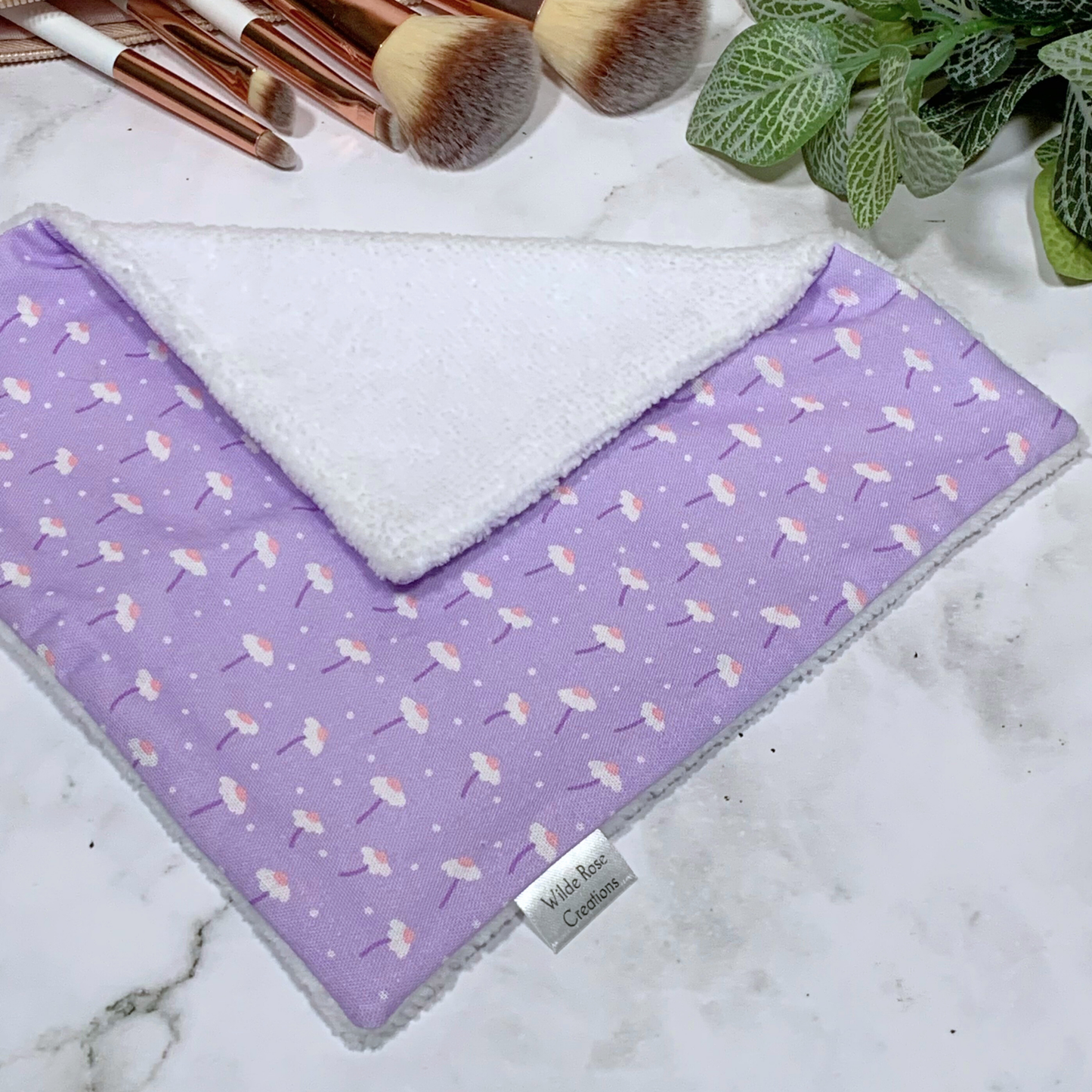 Lilac Daisy Face Washer