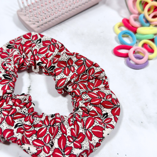 Red & White Leaves Regular Scrunchie