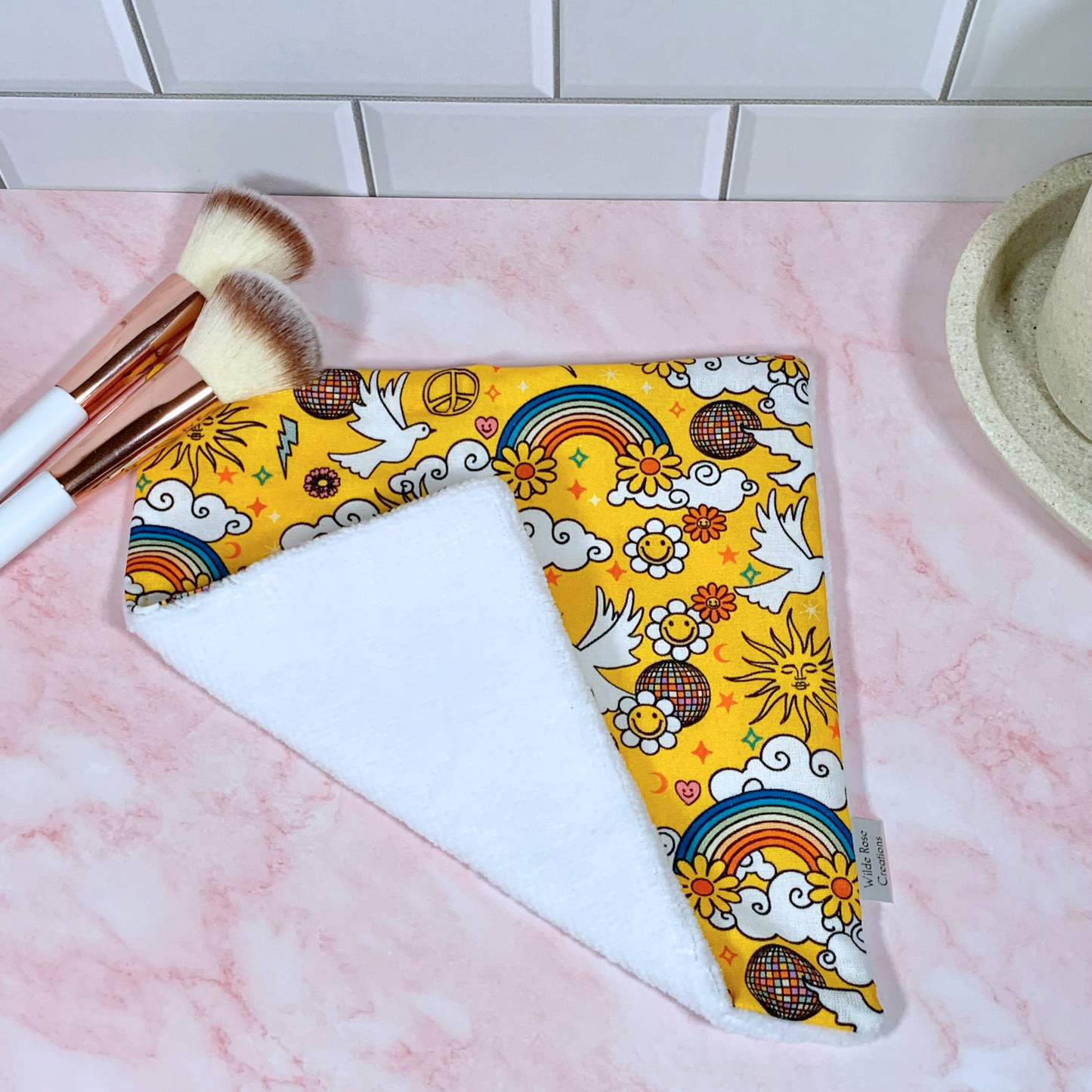 Retro Yellow Face Washer