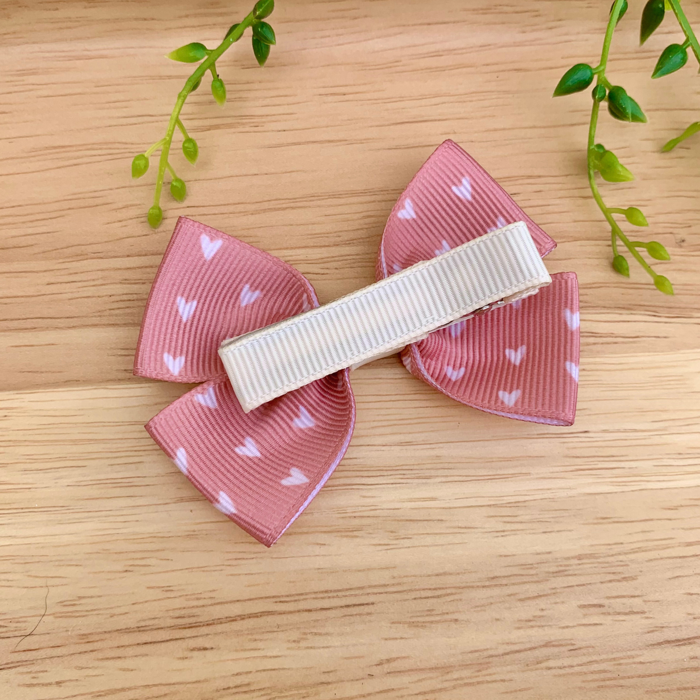 Salmon Hearts Double Bow Hair Clip