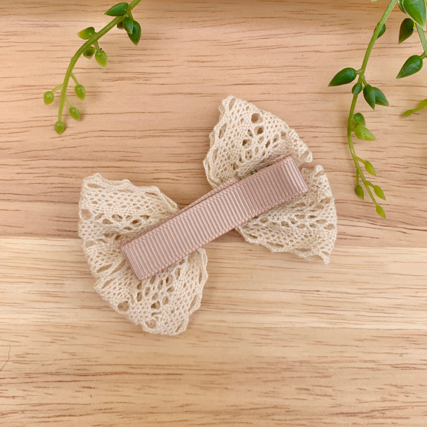Beige Vintage Lace Double Bow Hair Clip