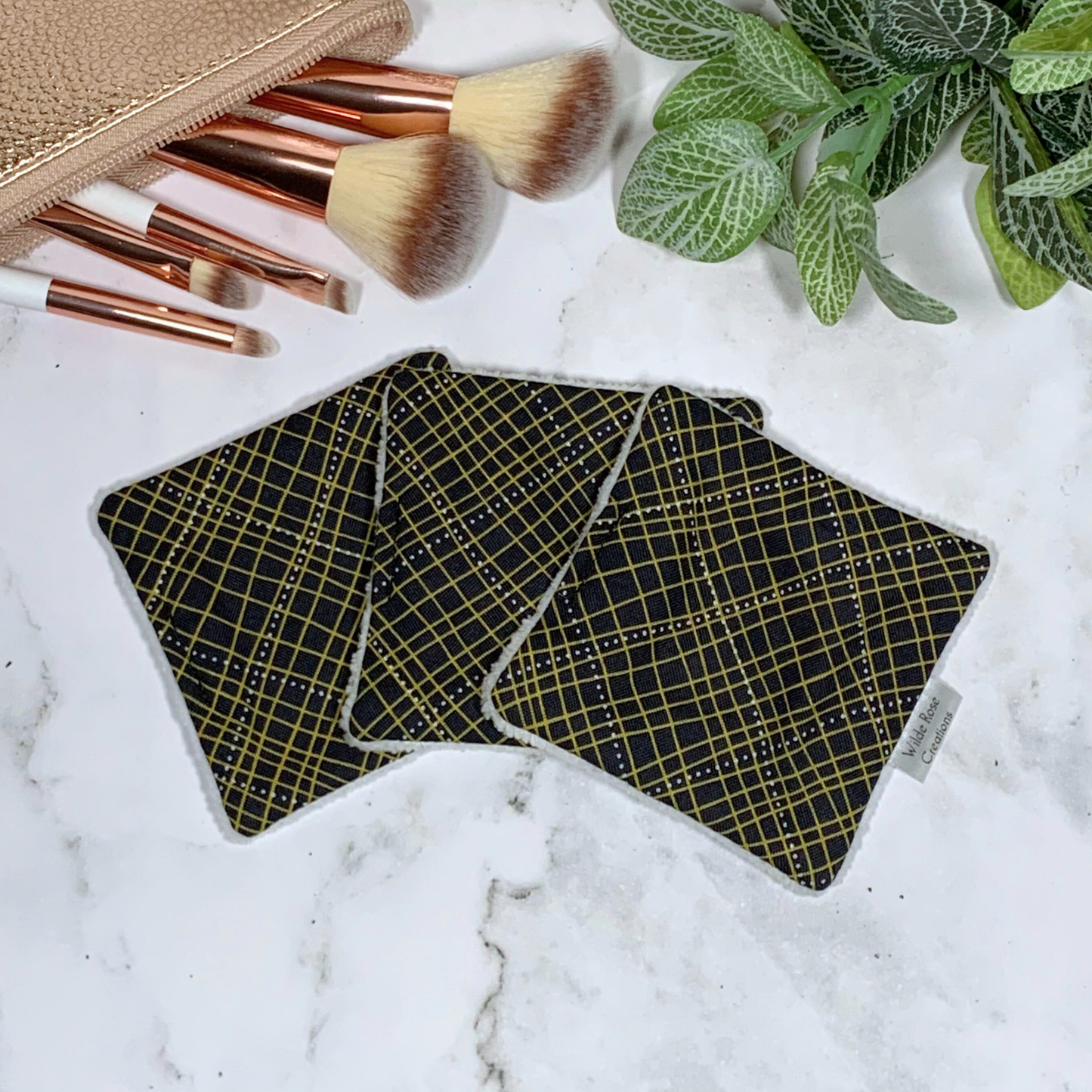 Black with Yellow Stripes Makeup Wipes 3pk