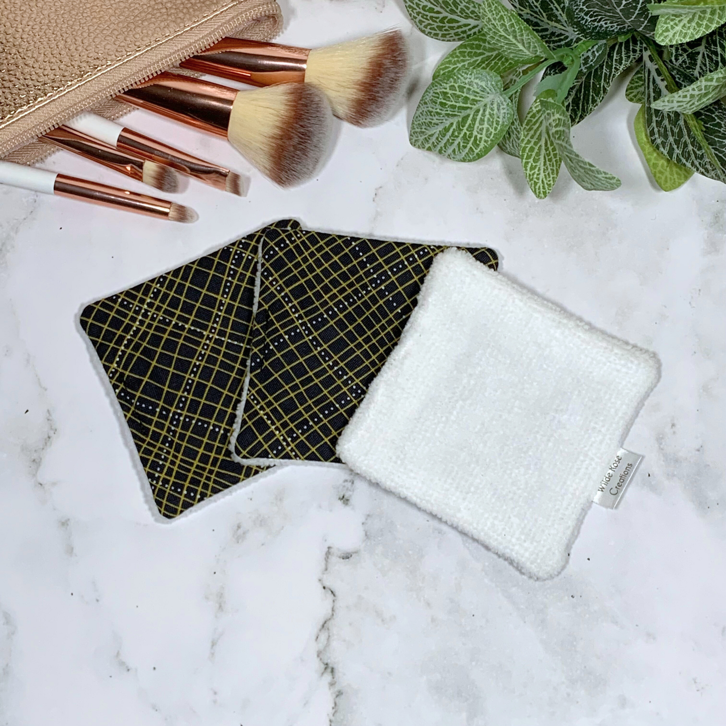 Black with Yellow Stripes Makeup Wipes 3pk