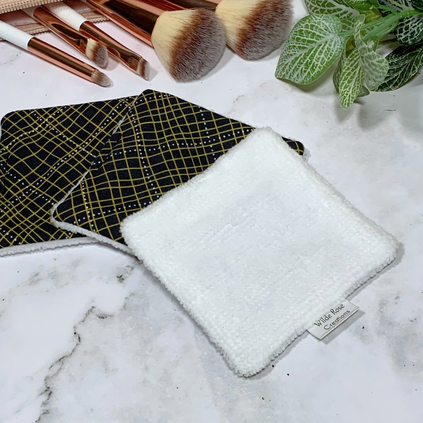 Black with Yellow Stripes Makeup Wipes 3pk