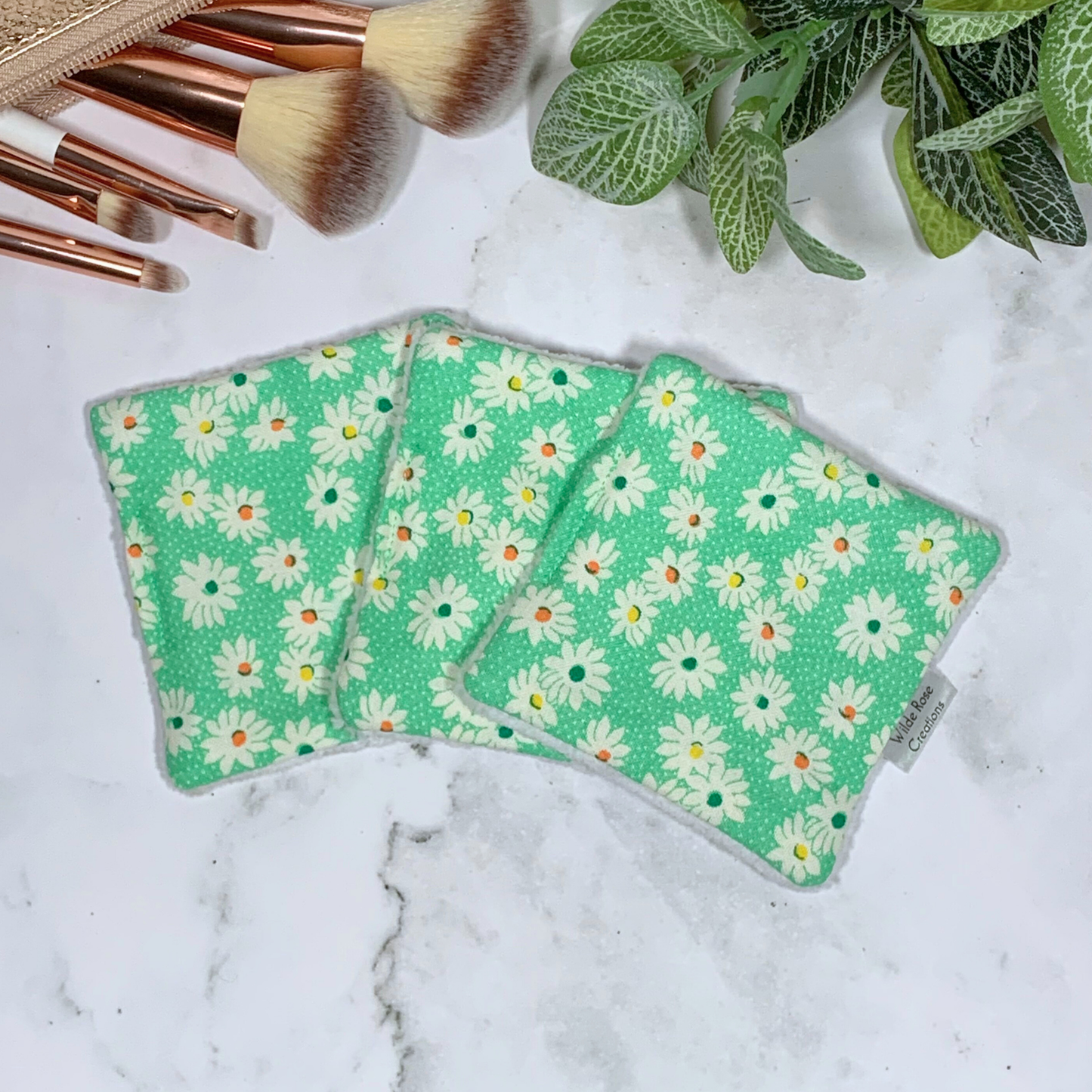 Green Daisy Makeup Wipes 3pk