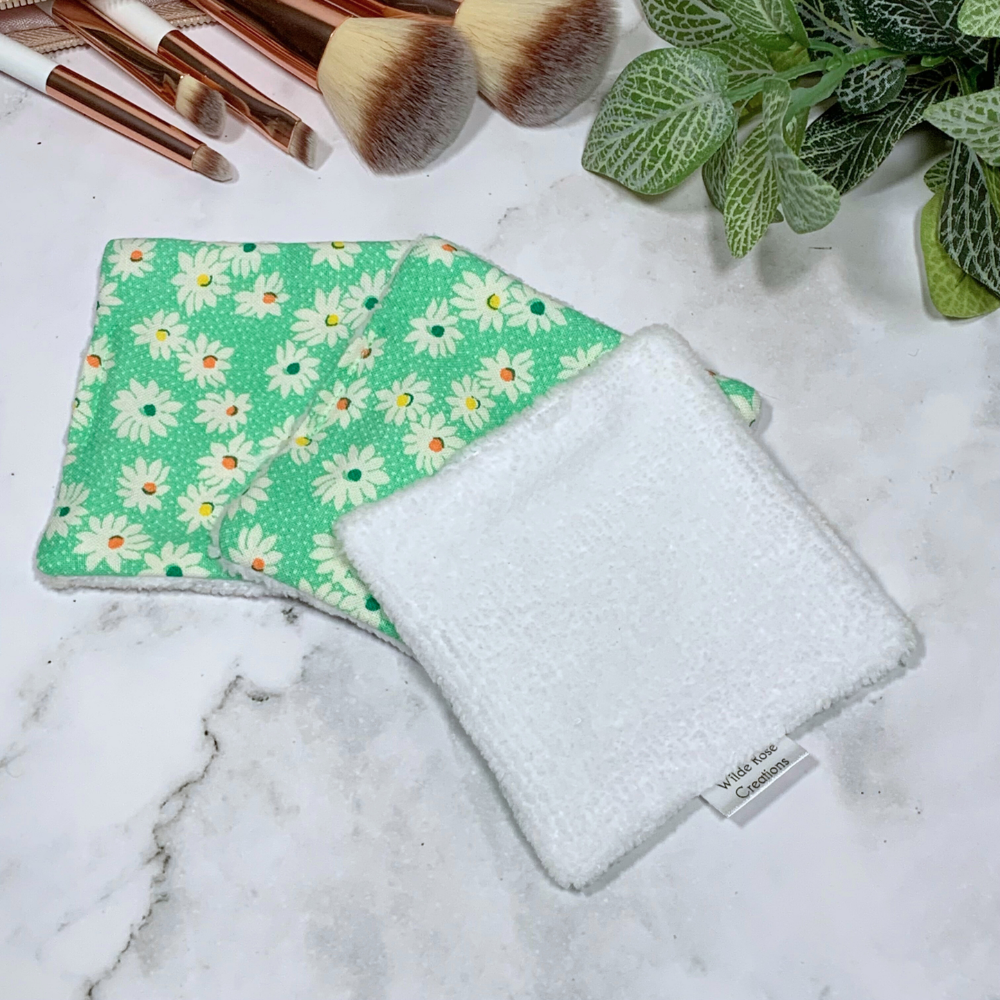 Green Daisy Makeup Wipes 3pk