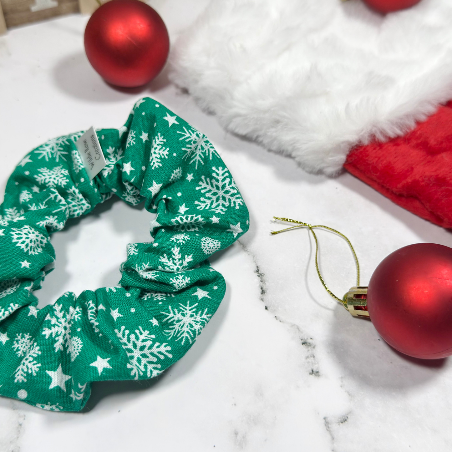 Green Snowflakes Regular Scrunchie