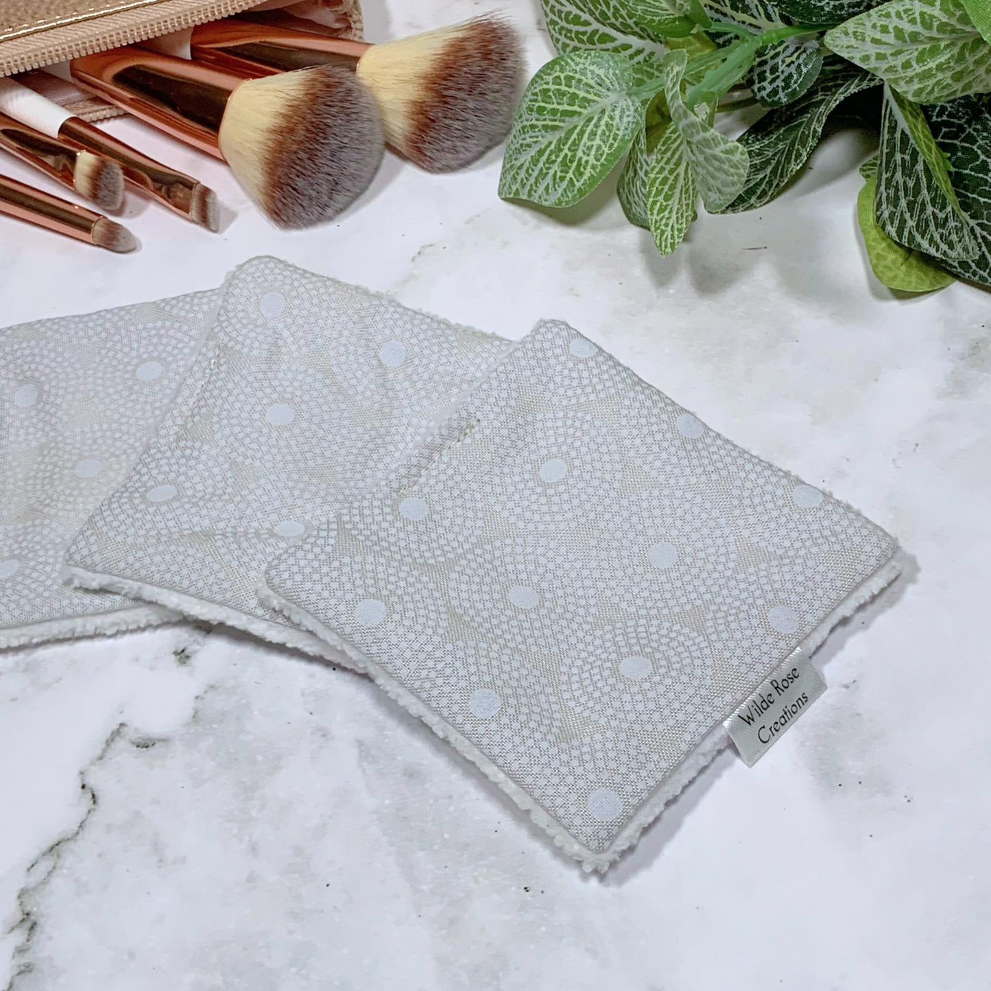 Grey Dots Makeup Wipes 3pk