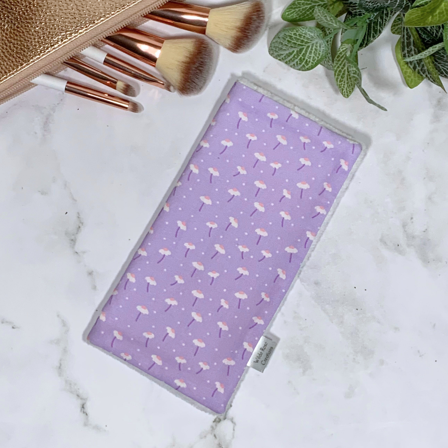 Lilac Daisy Face Washer