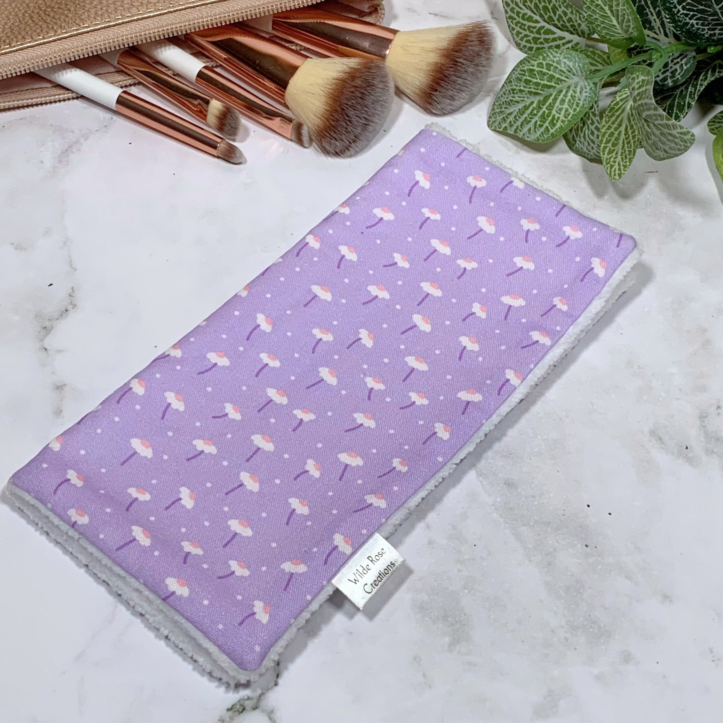 Lilac Daisy Face Washer