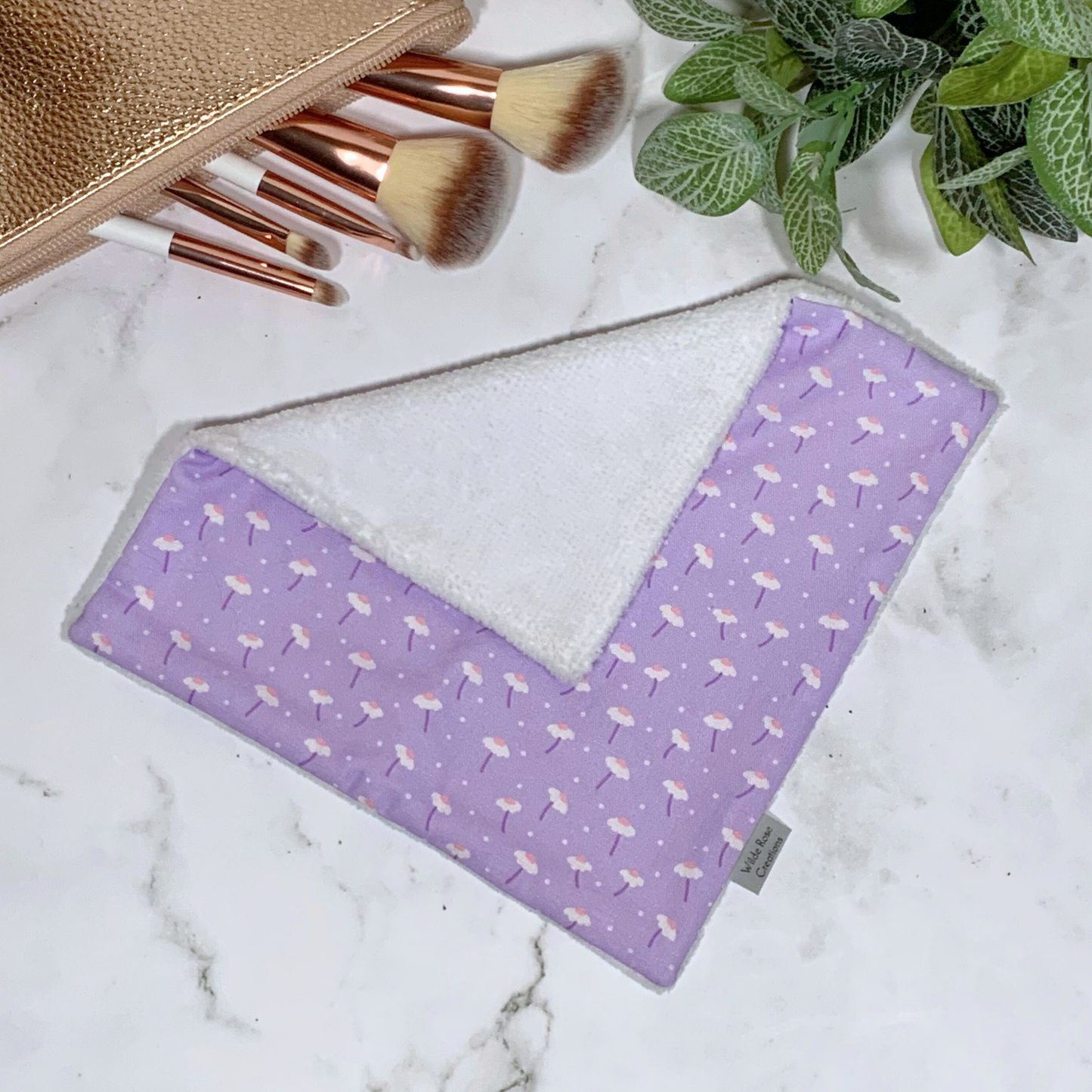 Lilac Daisy Face Washer