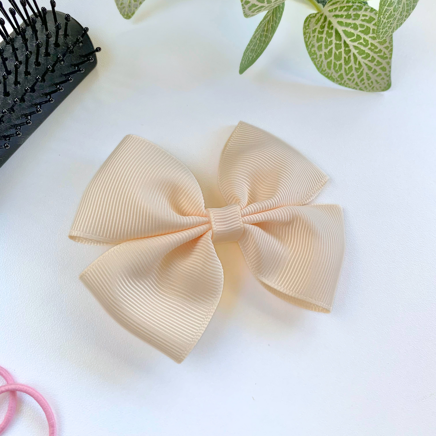 Cream Medium Double Bow Hair Clip