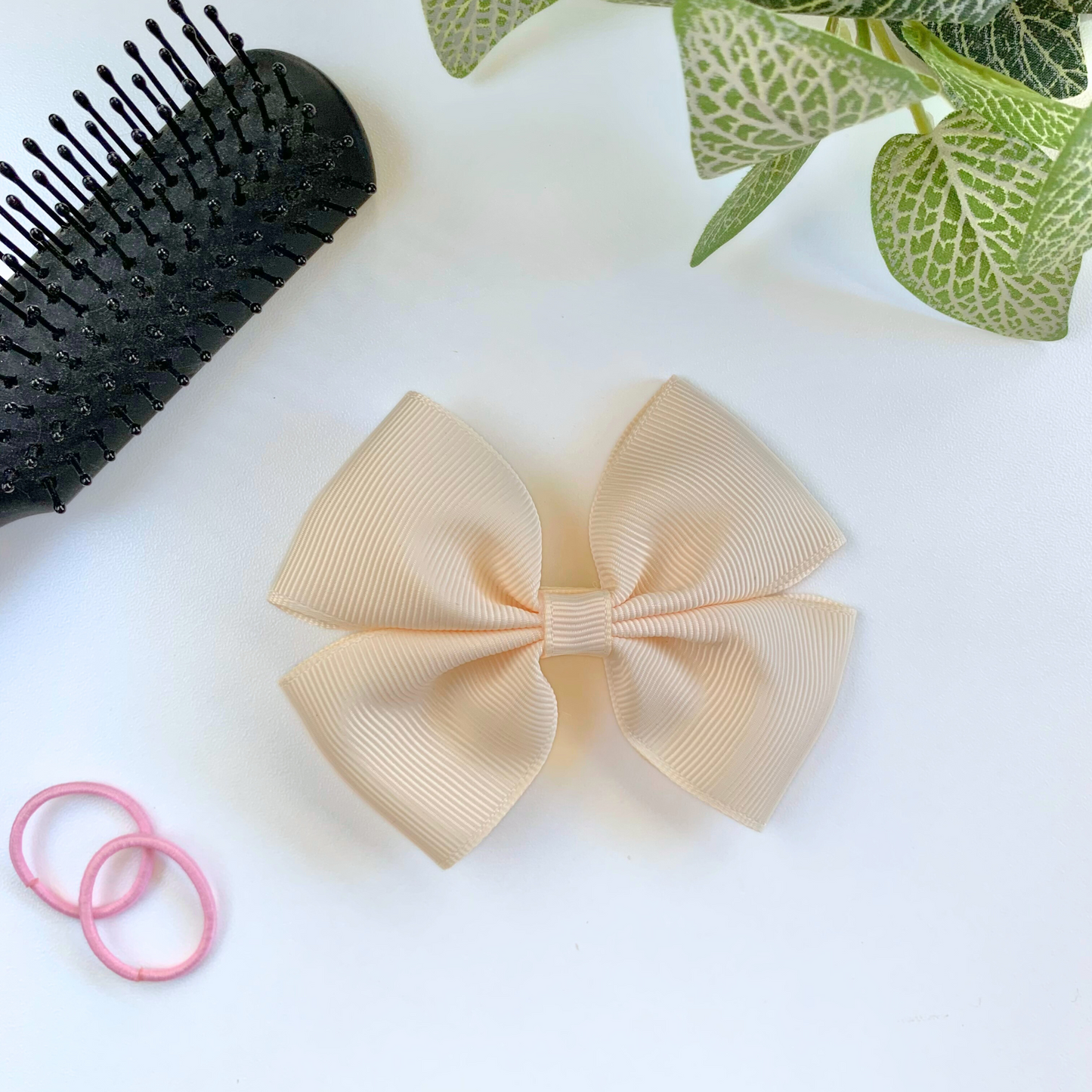 Cream Medium Double Bow Hair Clip