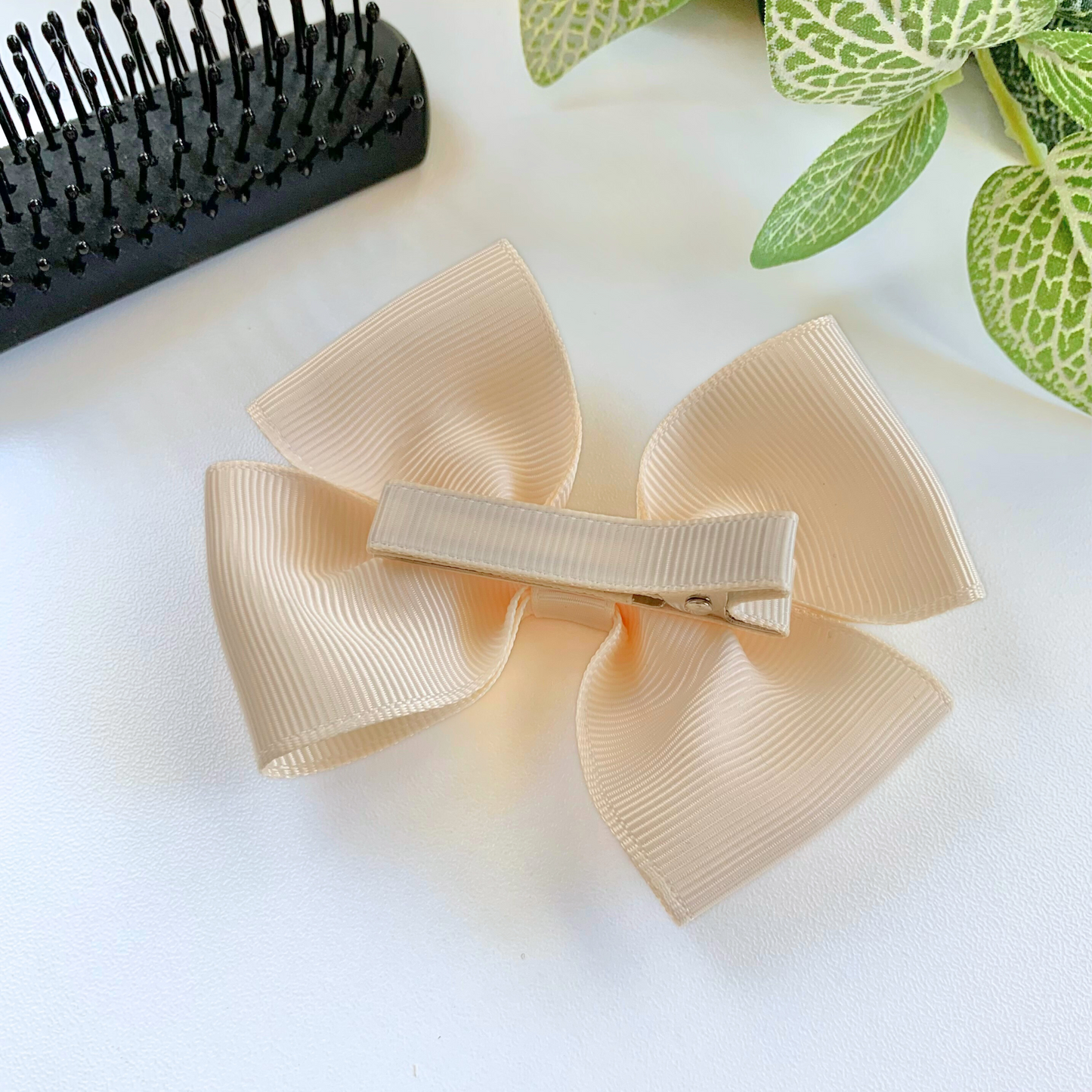 Cream Medium Double Bow Hair Clip