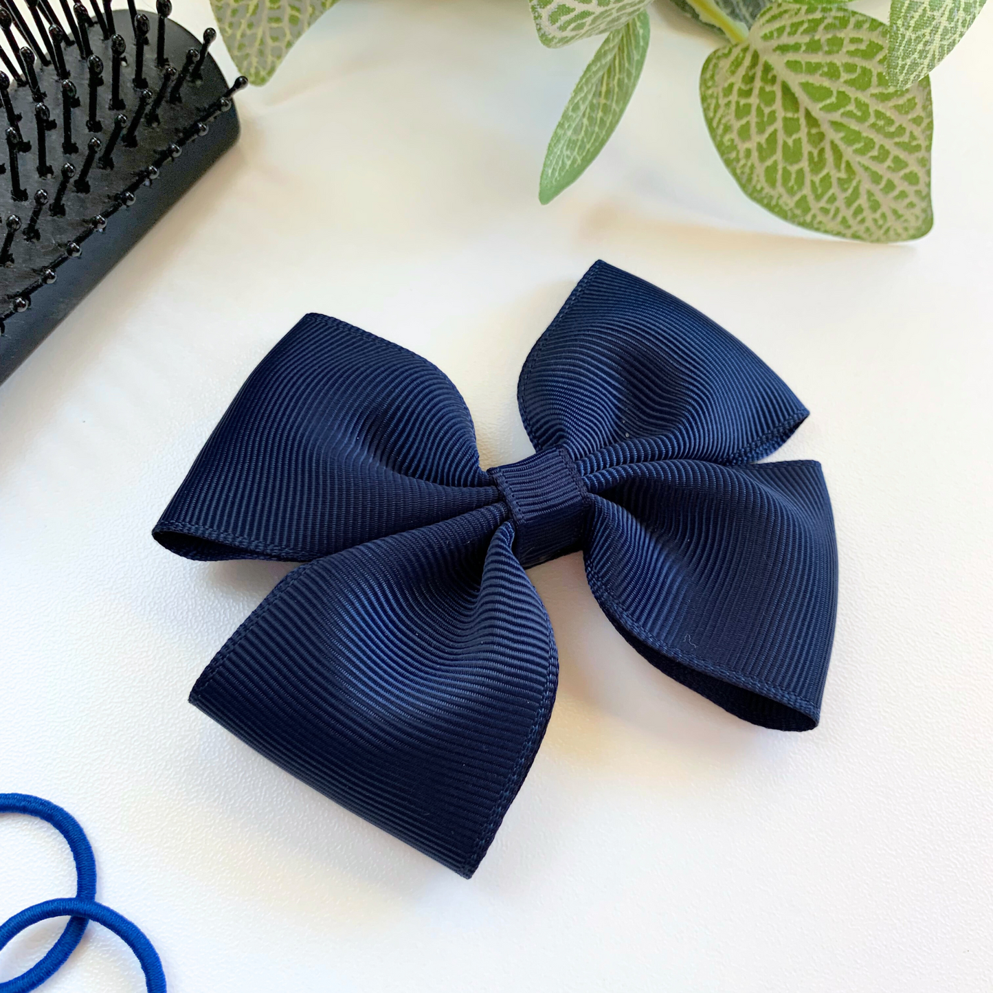 Navy Medium Double Bow Hair Clip