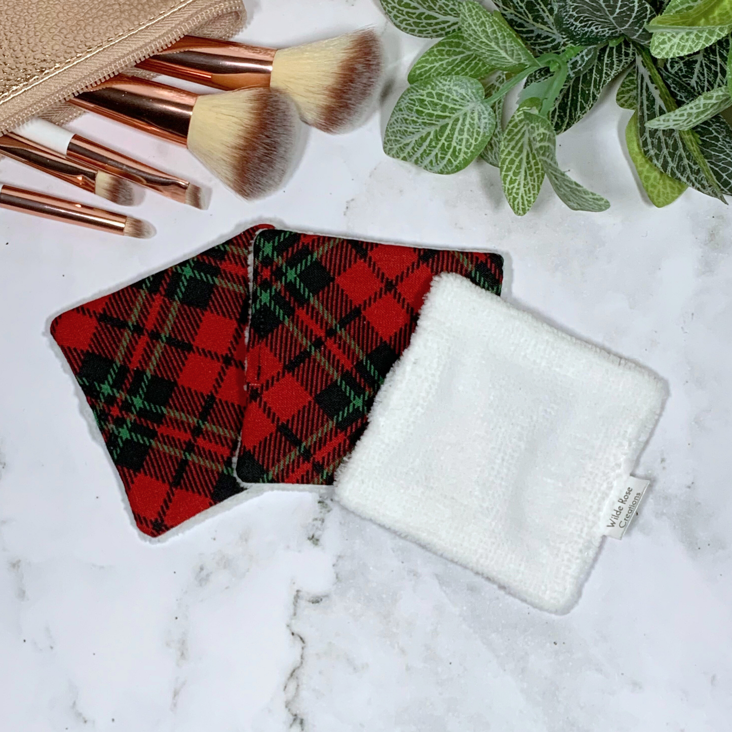 Red Plaid Makeup Wipes 3pk