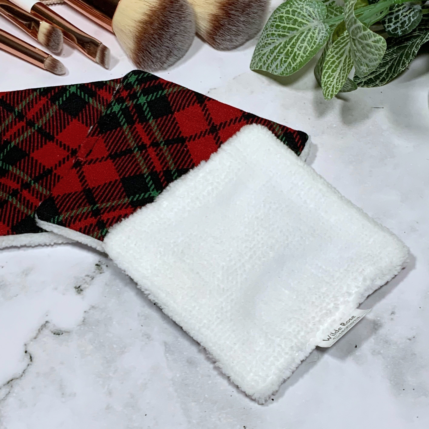 Red Plaid Makeup Wipes 3pk