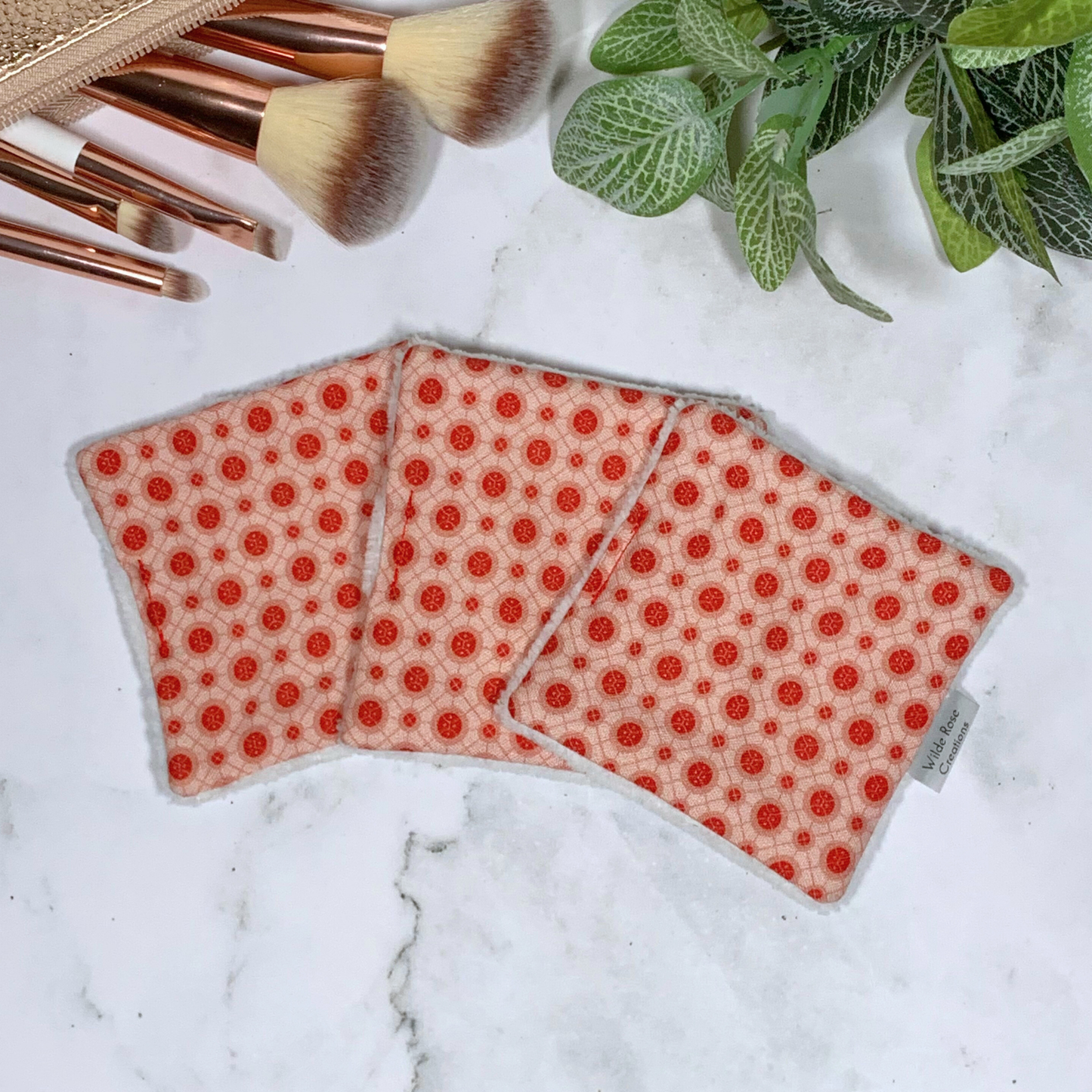 Red Retro Print Makeup Wipes 3pk