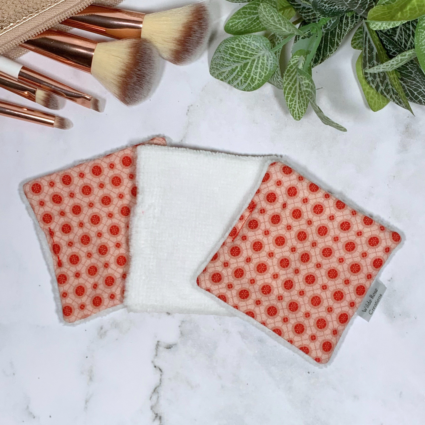 Red Retro Print Makeup Wipes 3pk