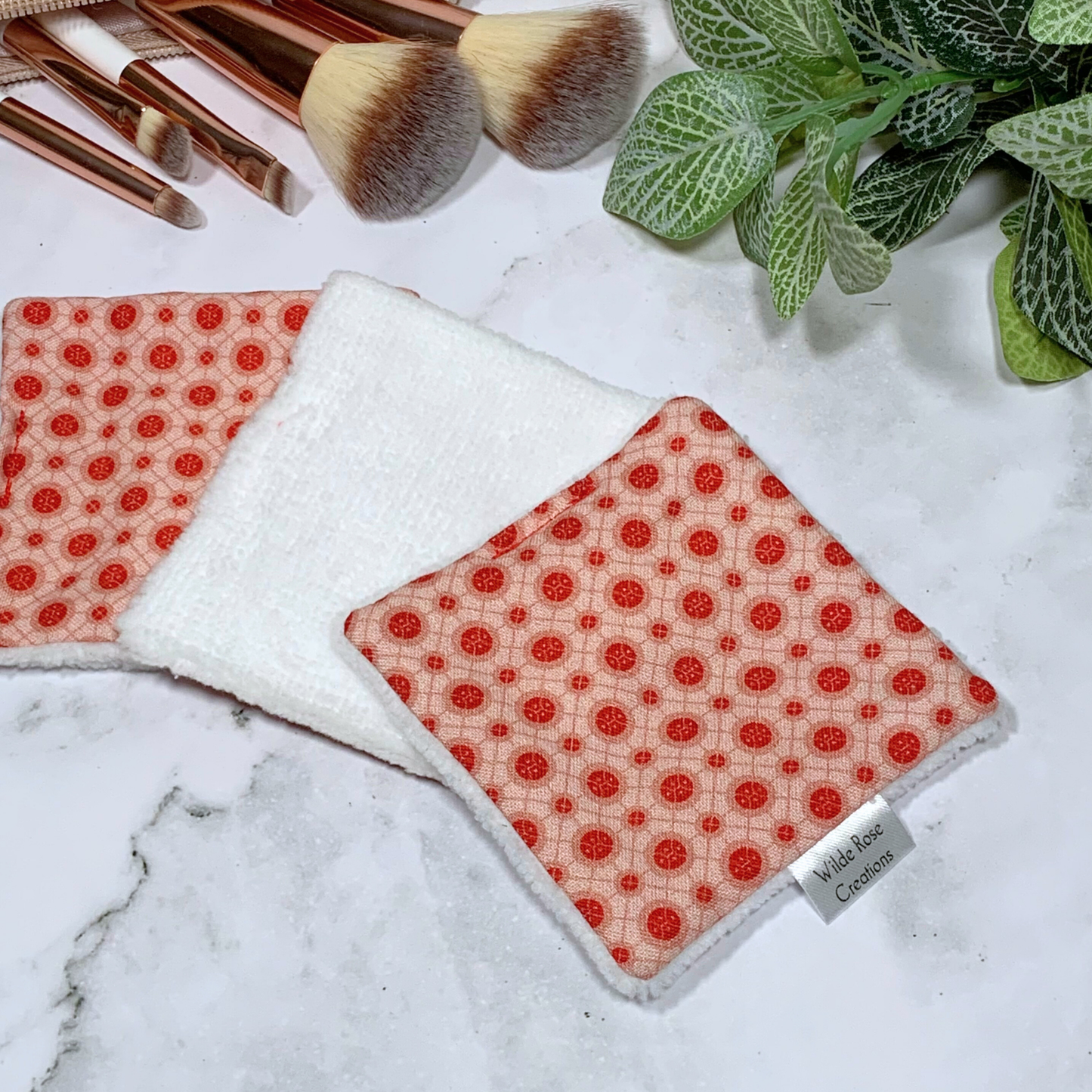 Red Retro Print Makeup Wipes 3pk