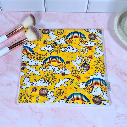 Retro Yellow Face Washer