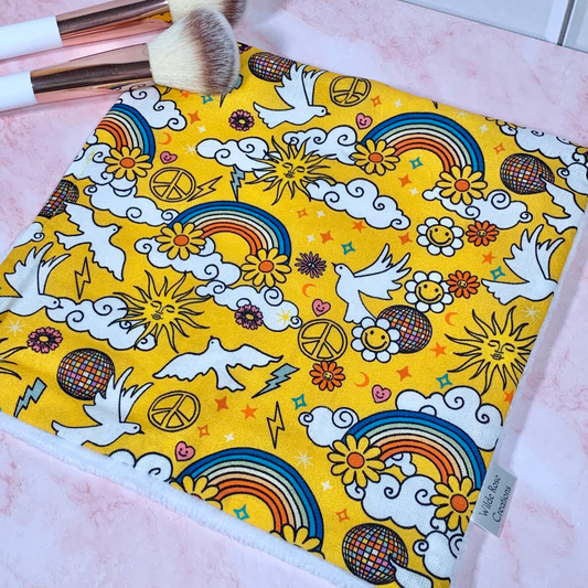 Retro Yellow Face Washer