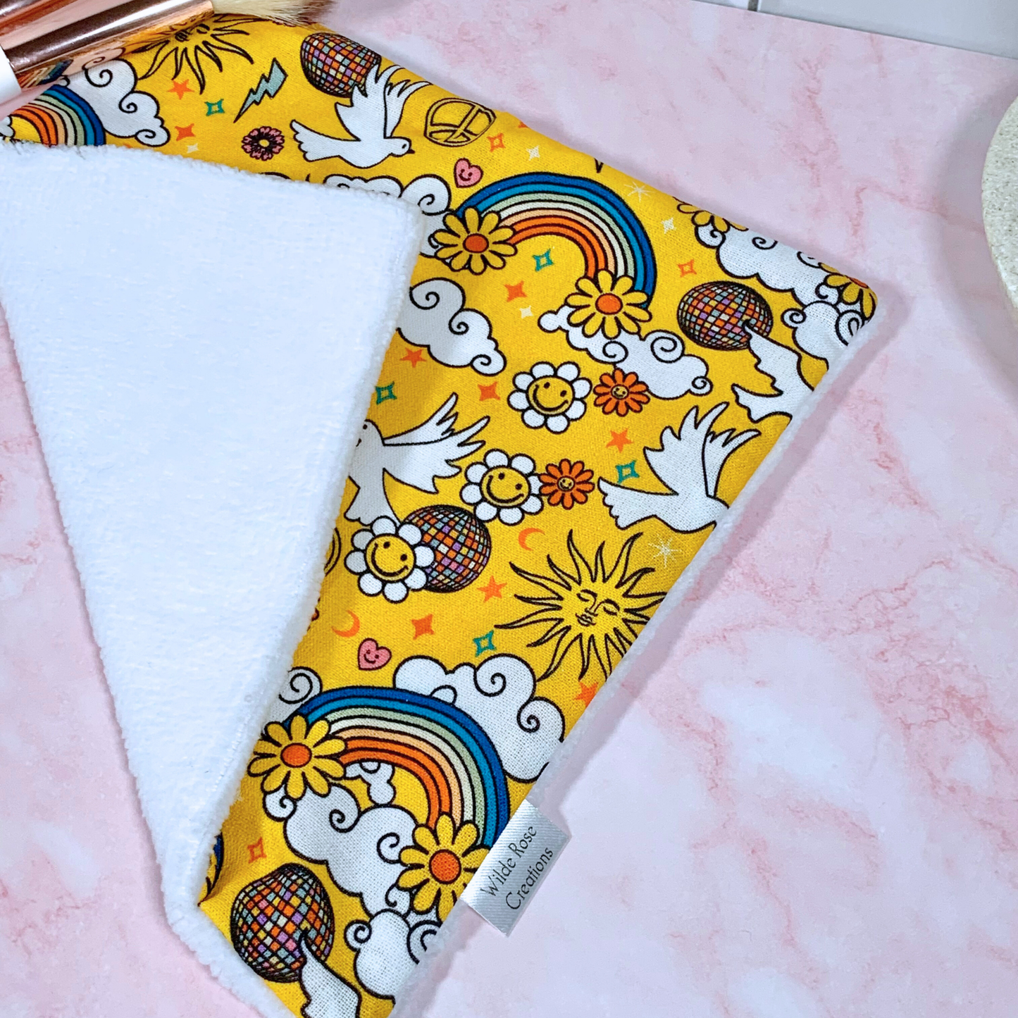 Retro Yellow Face Washer