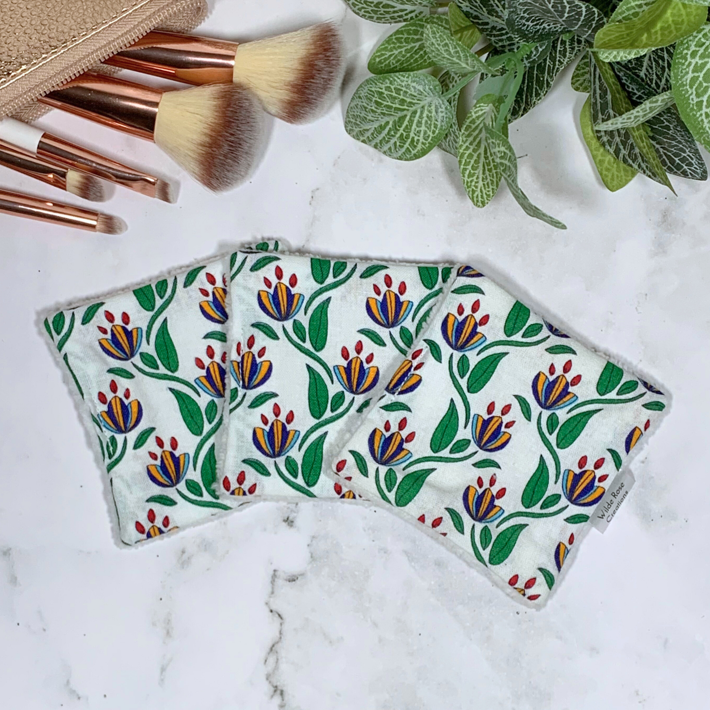 White Retro Print Makeup Wipes 3pk