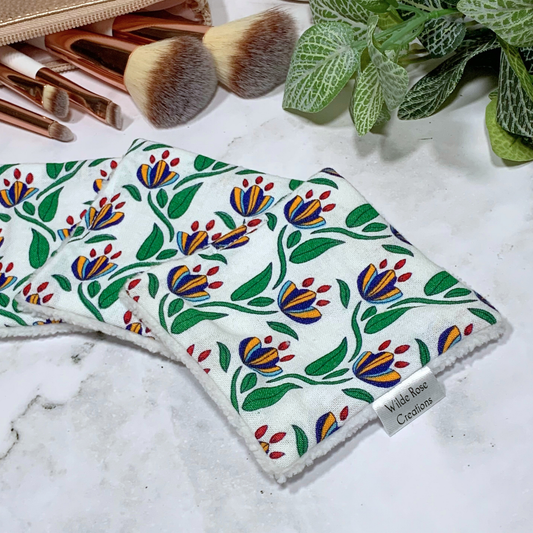 White Retro Print Makeup Wipes 3pk